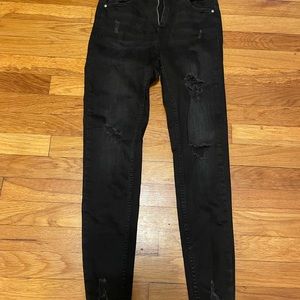 Black ripped skinny jeans